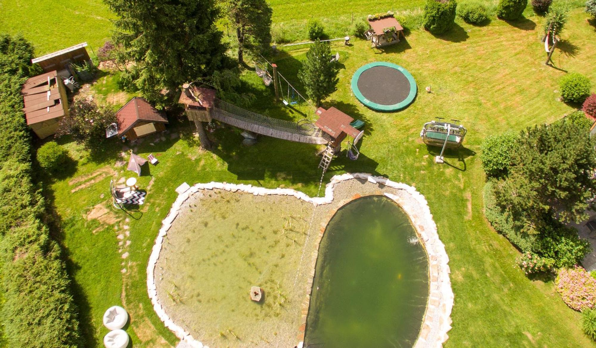 Simone'S Platzerl - Inklusive Taeglichem Freien Eintritt Tauern Spa - Nur 5 Gehminuten, Sommerkarte, Privatem Garten Mit Schwimmteich, Grill Und Saunabereich Kaprun Exterior photo
