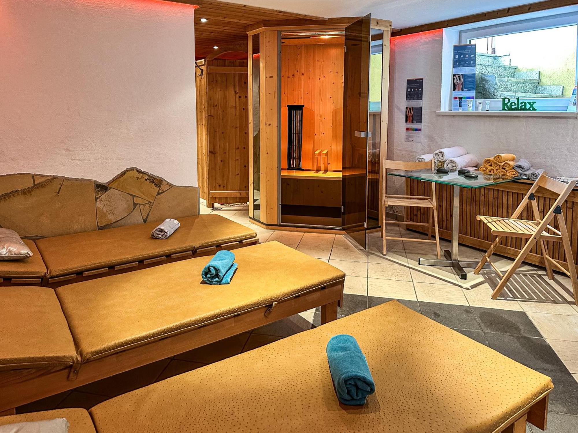 Simone'S Platzerl - Inklusive Taeglichem Freien Eintritt Tauern Spa - Nur 5 Gehminuten, Sommerkarte, Privatem Garten Mit Schwimmteich, Grill Und Saunabereich Kaprun Exterior photo