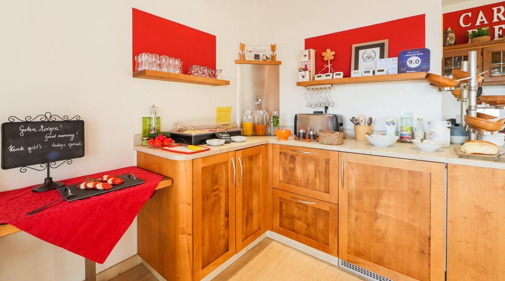 Simone'S Platzerl - Inklusive Taeglichem Freien Eintritt Tauern Spa - Nur 5 Gehminuten, Sommerkarte, Privatem Garten Mit Schwimmteich, Grill Und Saunabereich Kaprun Exterior photo