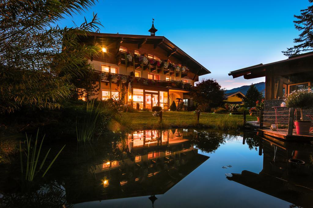 Simone'S Platzerl - Inklusive Taeglichem Freien Eintritt Tauern Spa - Nur 5 Gehminuten, Sommerkarte, Privatem Garten Mit Schwimmteich, Grill Und Saunabereich Kaprun Exterior photo