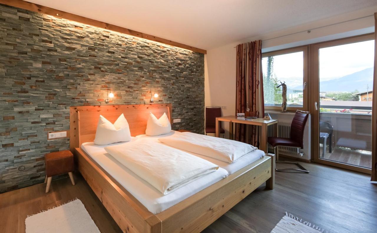 Simone'S Platzerl - Inklusive Taeglichem Freien Eintritt Tauern Spa - Nur 5 Gehminuten, Sommerkarte, Privatem Garten Mit Schwimmteich, Grill Und Saunabereich Kaprun Exterior photo