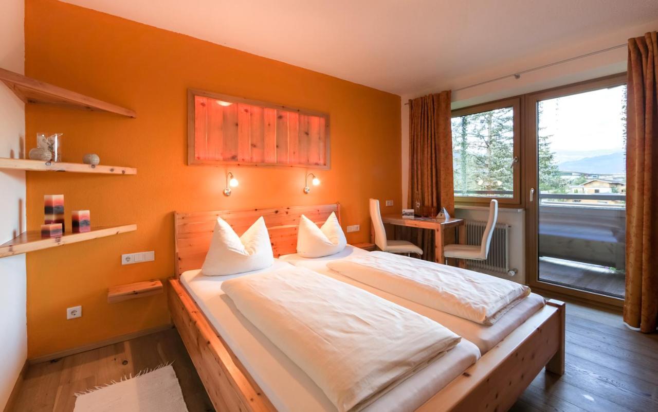Simone'S Platzerl - Inklusive Taeglichem Freien Eintritt Tauern Spa - Nur 5 Gehminuten, Sommerkarte, Privatem Garten Mit Schwimmteich, Grill Und Saunabereich Kaprun Exterior photo